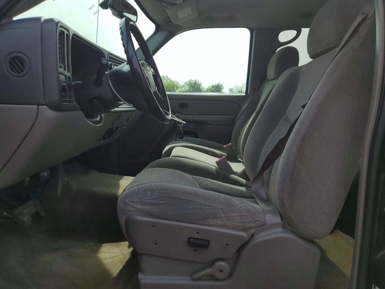 2005 Chevrolet Suburban VIN 1GNEC16ZX5J248175 photo 7