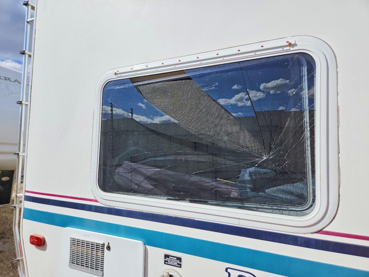 2000 DUTCHMEN Travel tra VIN 47CTW0P25XG102591 photo 9