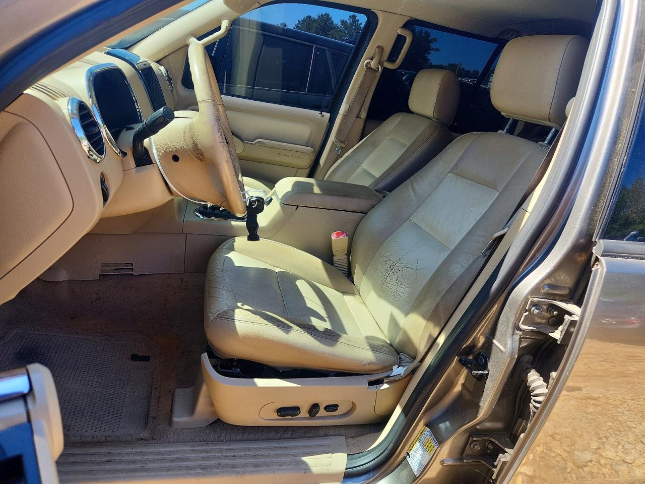 2006 Ford Explorer VIN 1FMEU63E26UA26701 photo 7