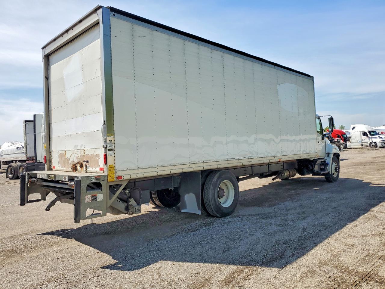 2023 HINO All other VIN 5PVNJ7AV3P5T52752 photo 3