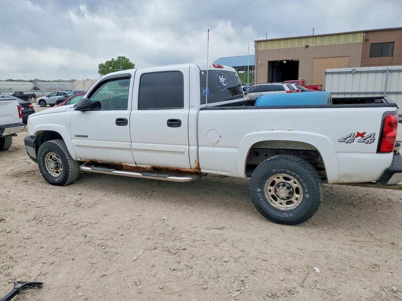 2006 Chevrolet All models VIN 1GCHK23U16F266382 photo 2