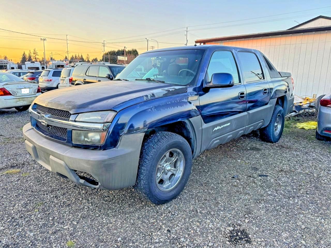 2002 Chevrolet Avalanche VIN 3GNEK13T32G137306 photo 2