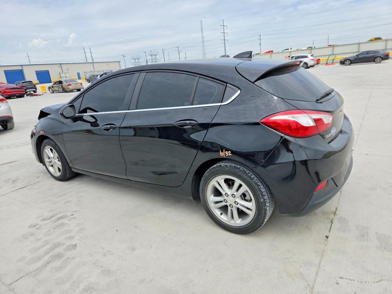 2017 Chevrolet Cruze VIN 3G1BE6SM3HS596344 photo 2