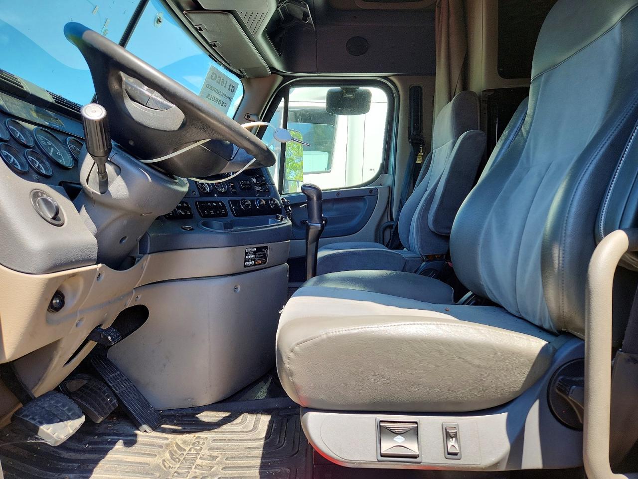 2009 FREIGHTLINER All other VIN 1FUJGLCKX9LAF0261 photo 5