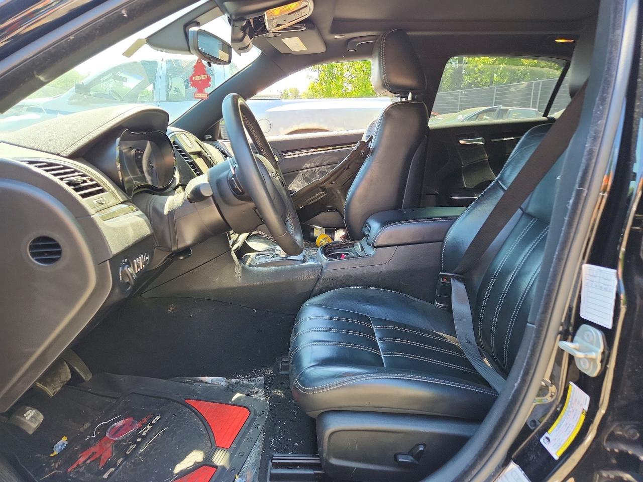 2023 Chrysler 300 VIN 2C3CCABGXPH613810 photo 7
