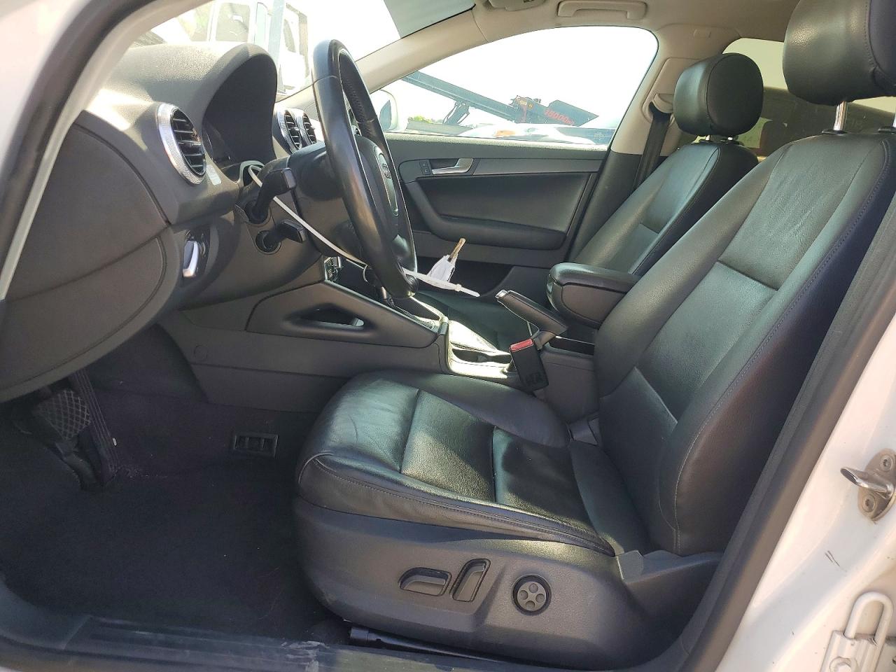 2012 Audi A3 VIN WAUBJAFM5CA096418 photo 7
