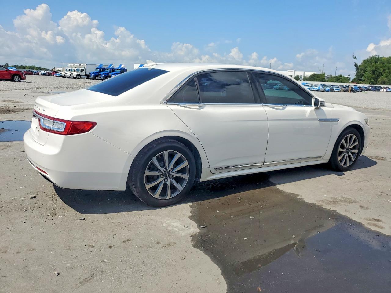 2018 Lincoln Continentl VIN 1LN6L9PK8J5601718 photo 3