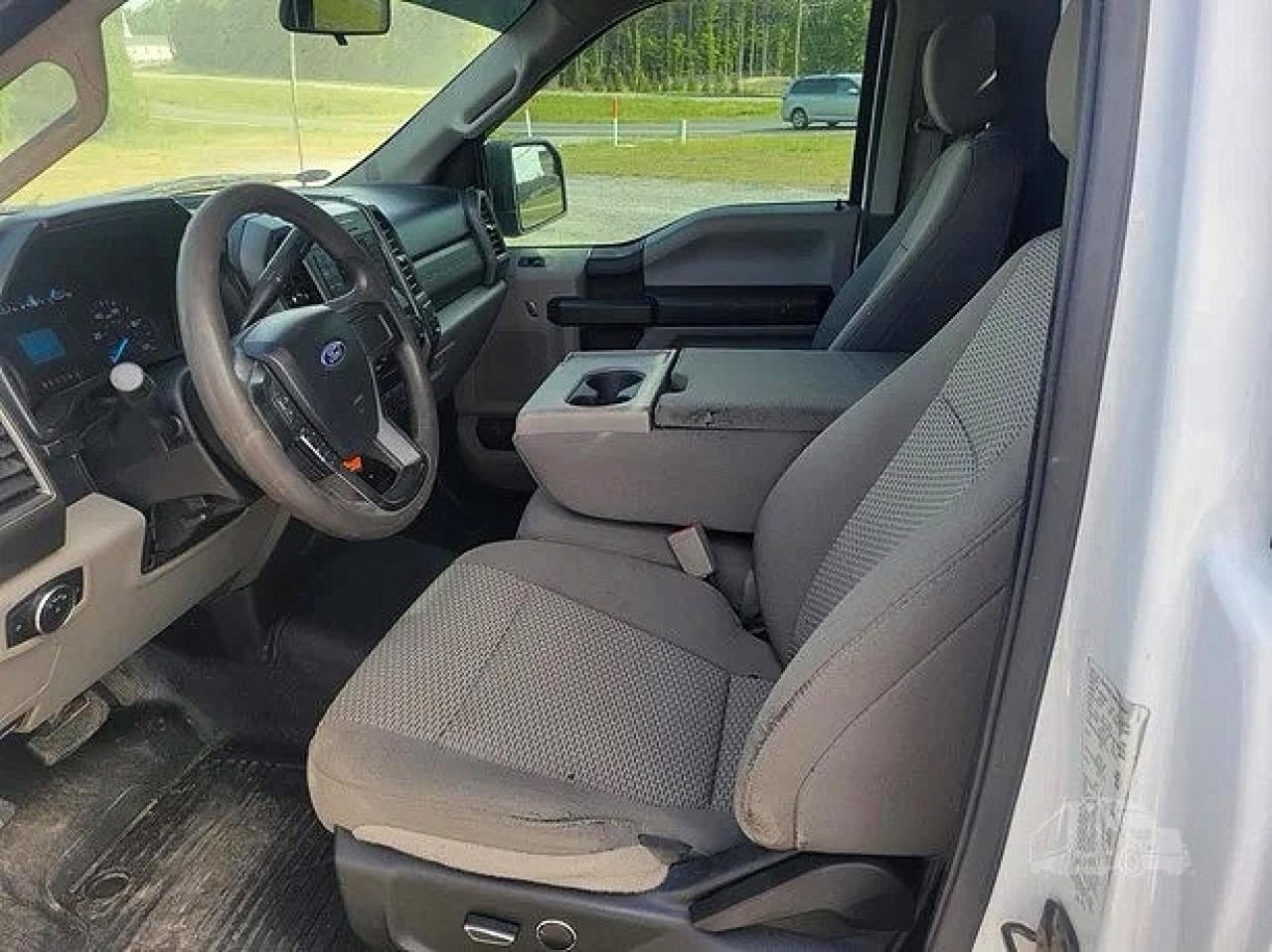 2018 Ford F550 VIN 1FDUF5GT3JEC52368 photo 5