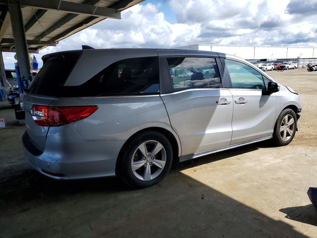 2019 HONDA All models VIN 5FNRL6H50KB065341 photo 3
