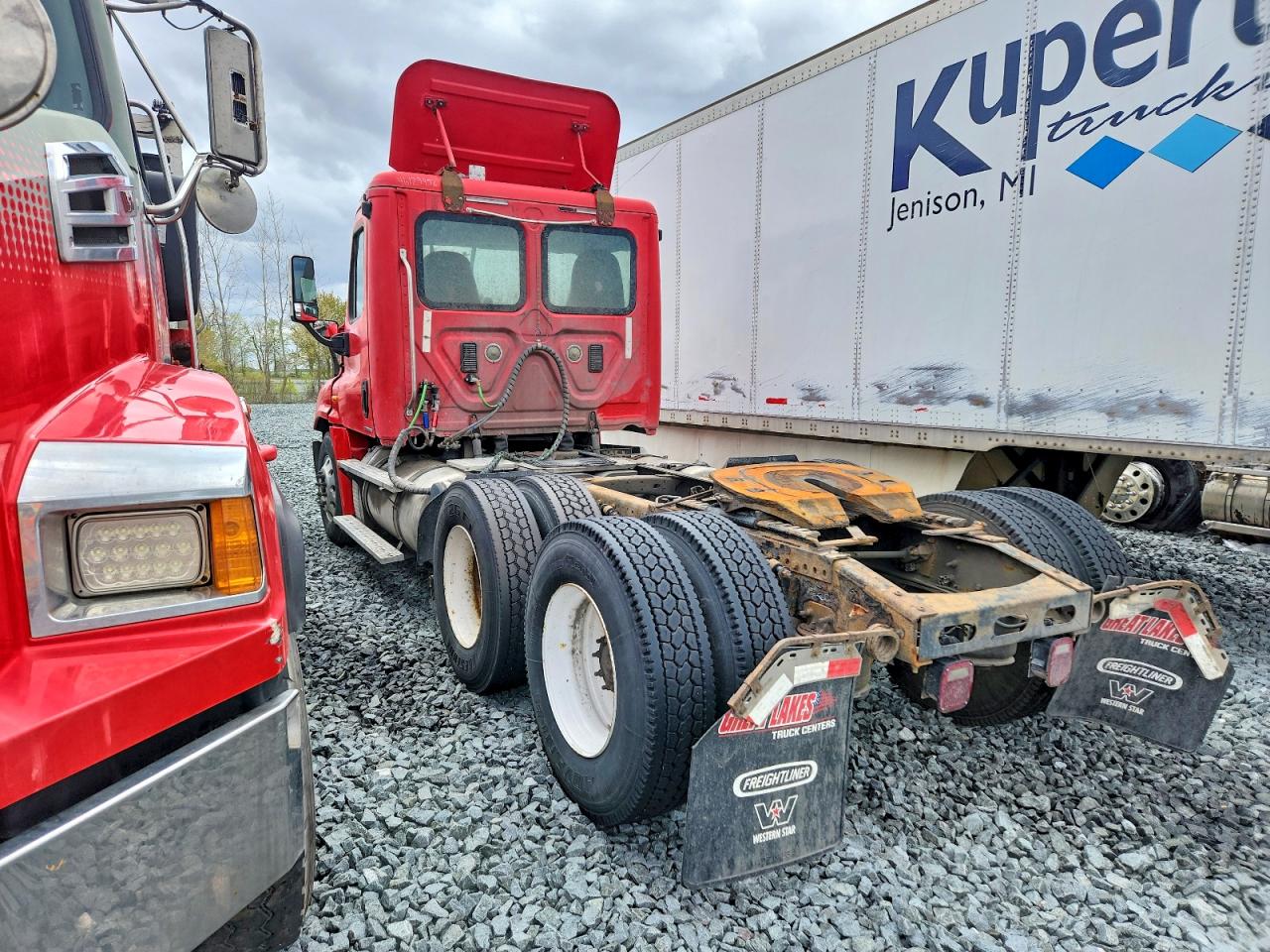 2011 FREIGHTLINER All other VIN 1FUJGEDV7BSBB1520 photo 3