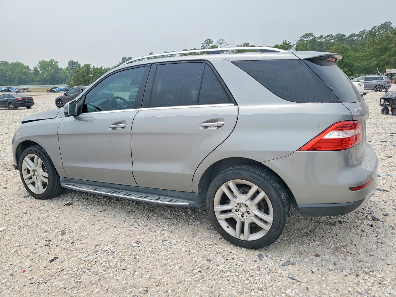 2014 Mercedes-Benz M-class VIN 4JGDA5JB8EA395702 photo 2