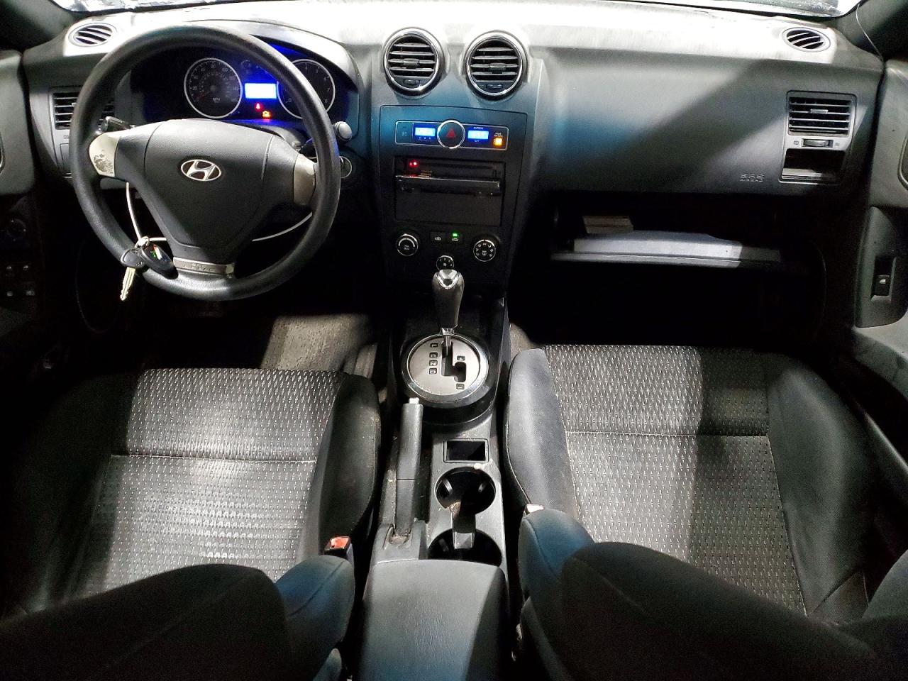 2008 HYUNDAI Tiburon VIN KMHHM66D68U293276 photo 8