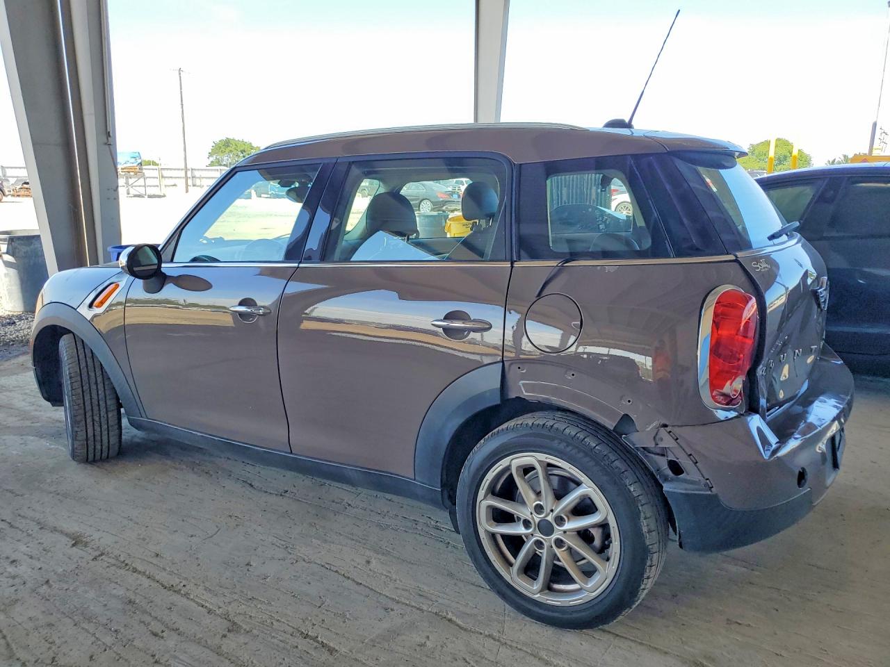 2015 MINI Cooper VIN WMWZB3C52FWR42628 photo 2