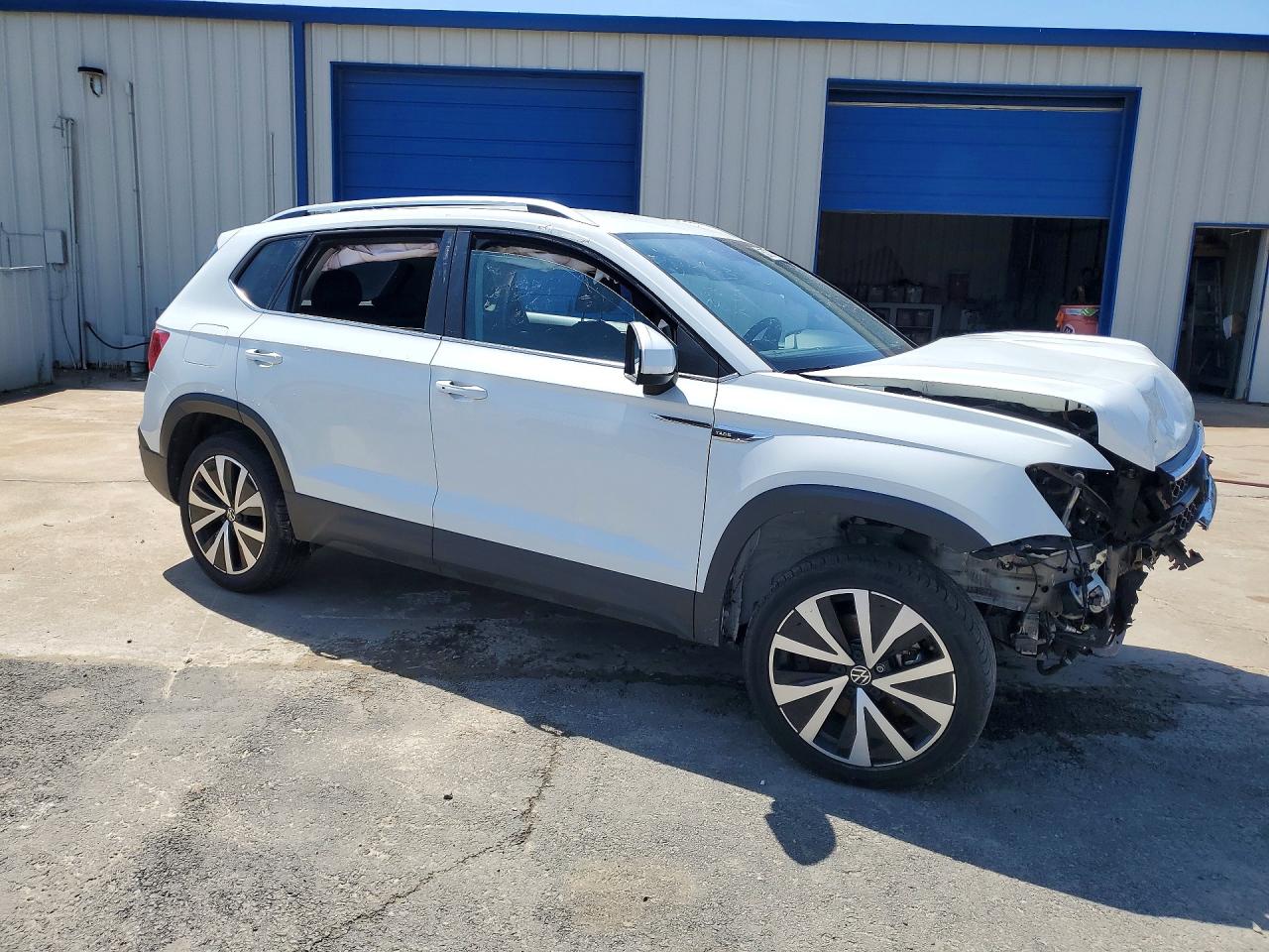 2024 Volkswagen All other VIN 3VVSX7B25RM022597 photo 4