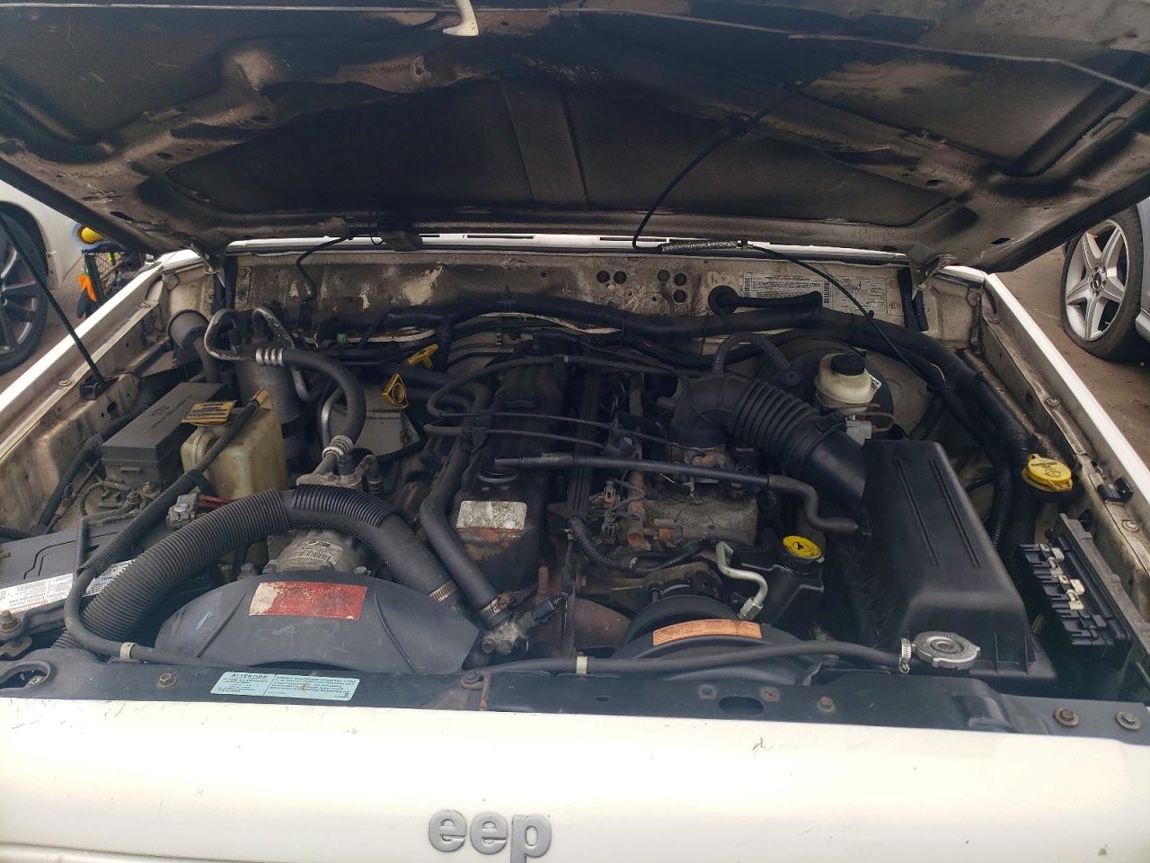 2001 Jeep Cherokee VIN 1J4FF48S11L570718 photo 12