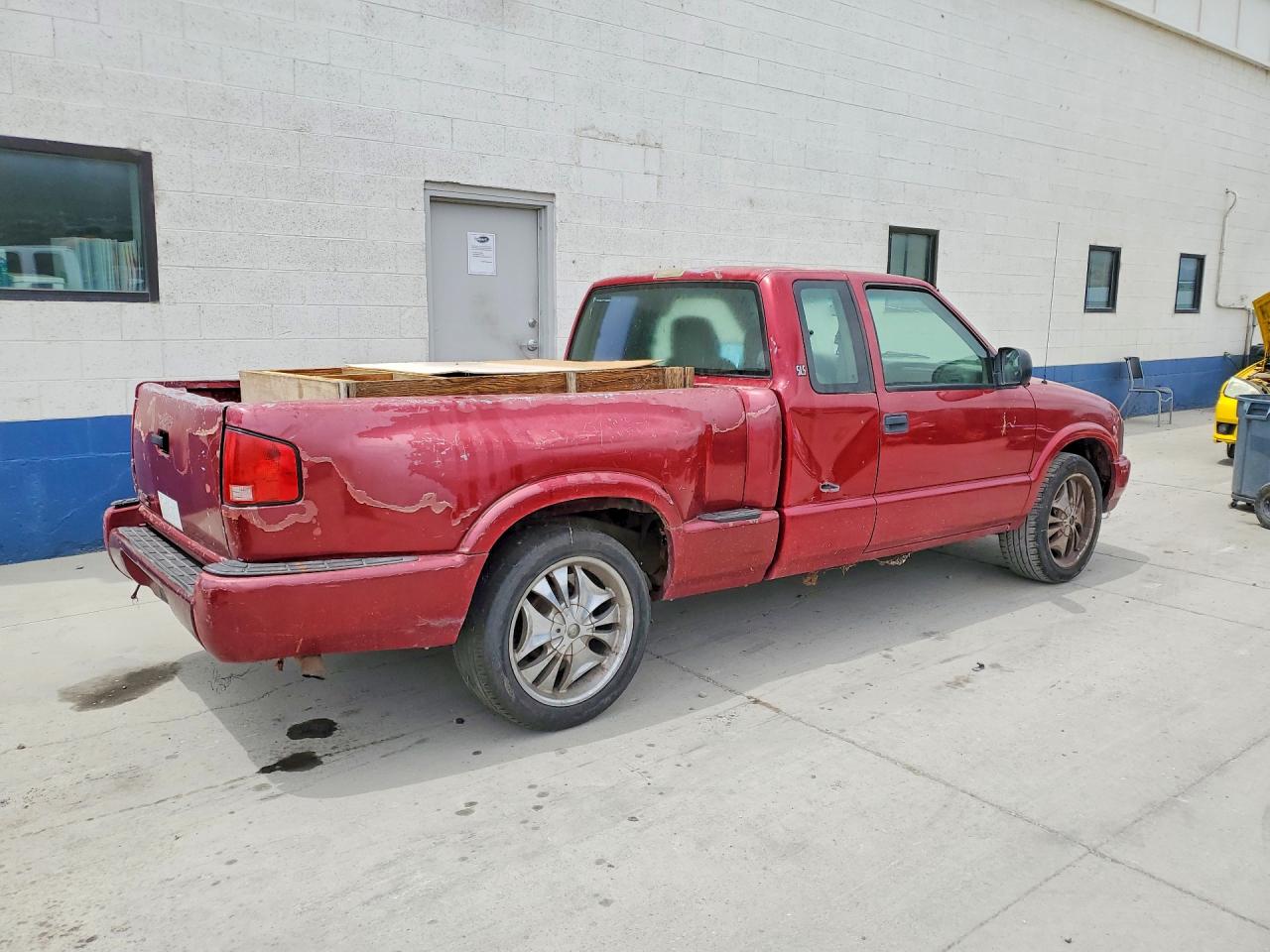 2000 GMC Sonoma VIN 1GTCS1942Y8110774 photo 3