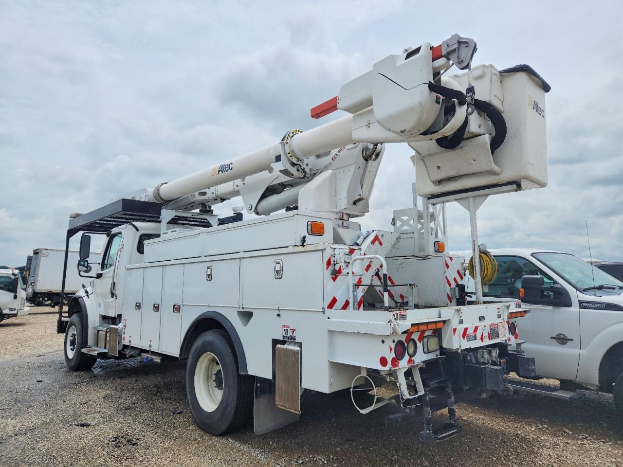 2018 FREIGHTLINER All other VIN 3ALACYFE1JDJL1884 photo 3