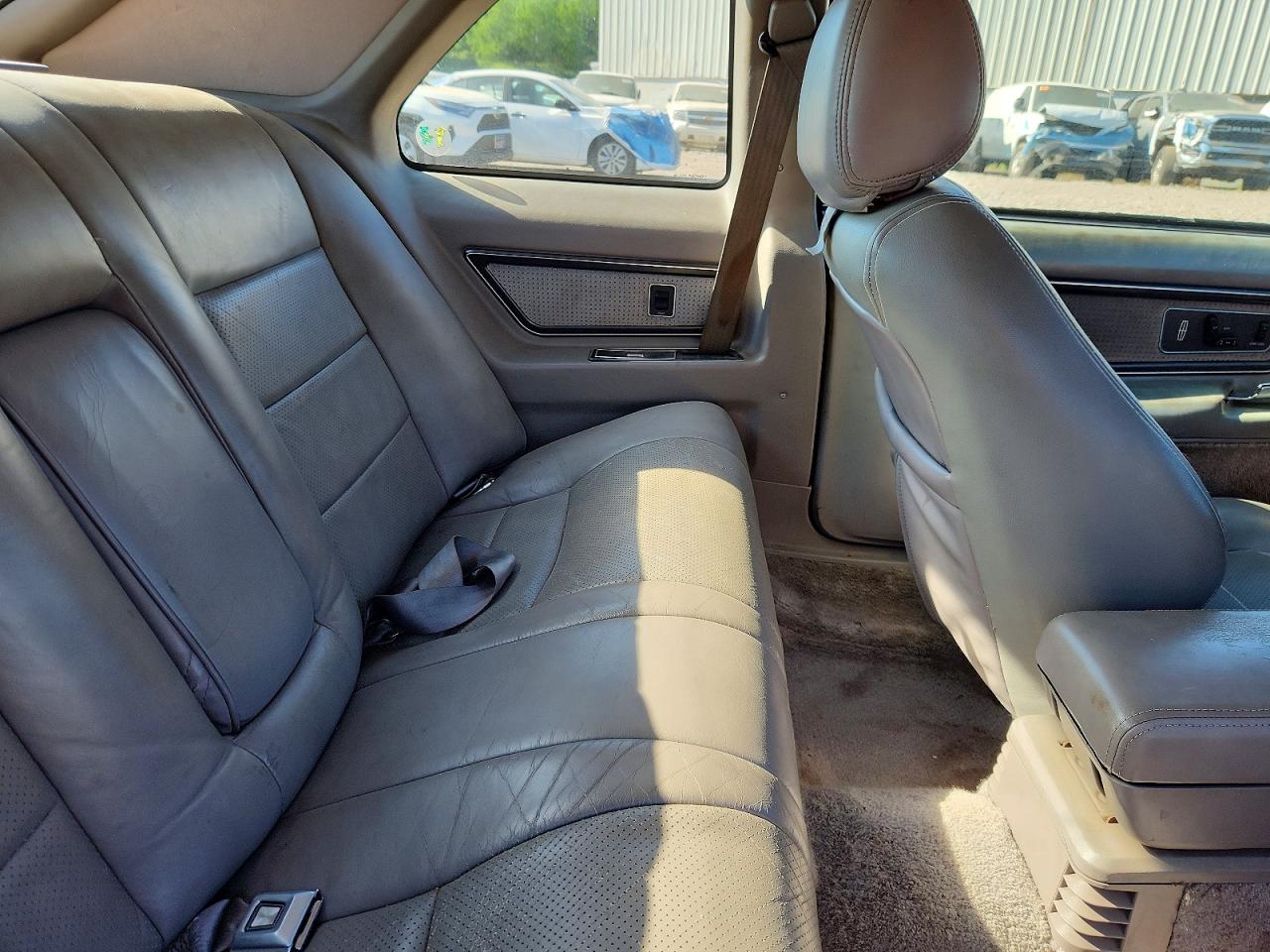 1989 LINCOLN Mark serie VIN 1LNBM93E0KY624101 photo 10