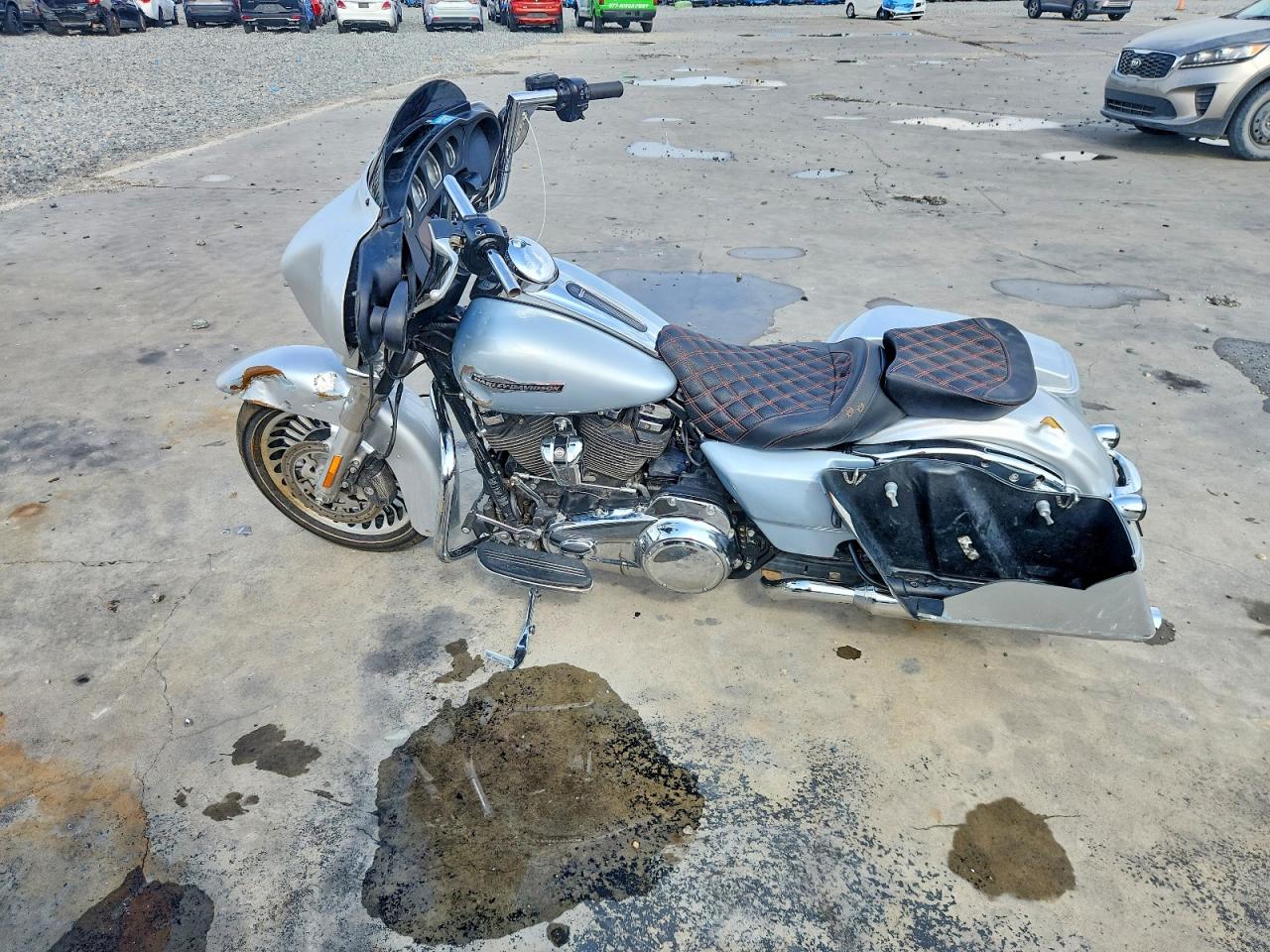 2023 HARLEY Fl VIN 1HD1KBC11PB607357 photo 3