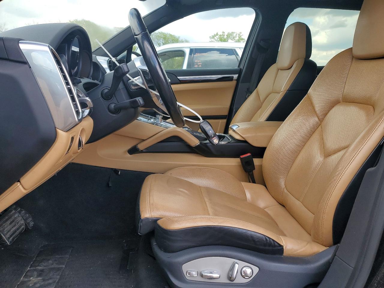 2016 Porsche Cayenne VIN WP1AF2A26GLA40525 photo 7