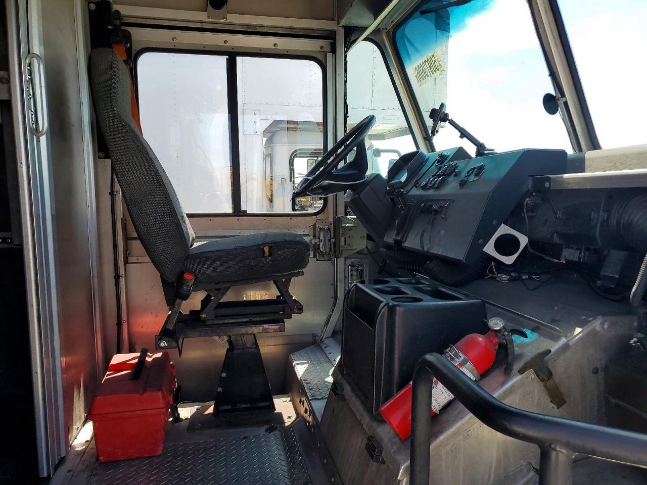 2020 FREIGHTLINER All other VIN 4UZAC2EA4LCMK0223 photo 11