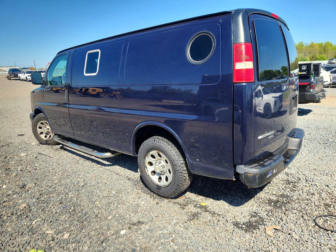 2013 CHEV Express VIN 1GCSGAFX8D1125892 photo 2