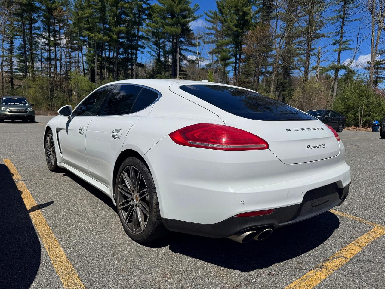2015 Porsche Panamera VIN WP0AB2A72FL051335 photo 3