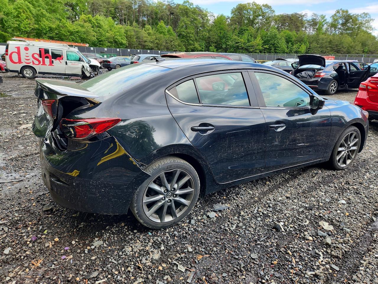 2018 Mazda 3 VIN 3MZBN1V30JM270313 photo 3