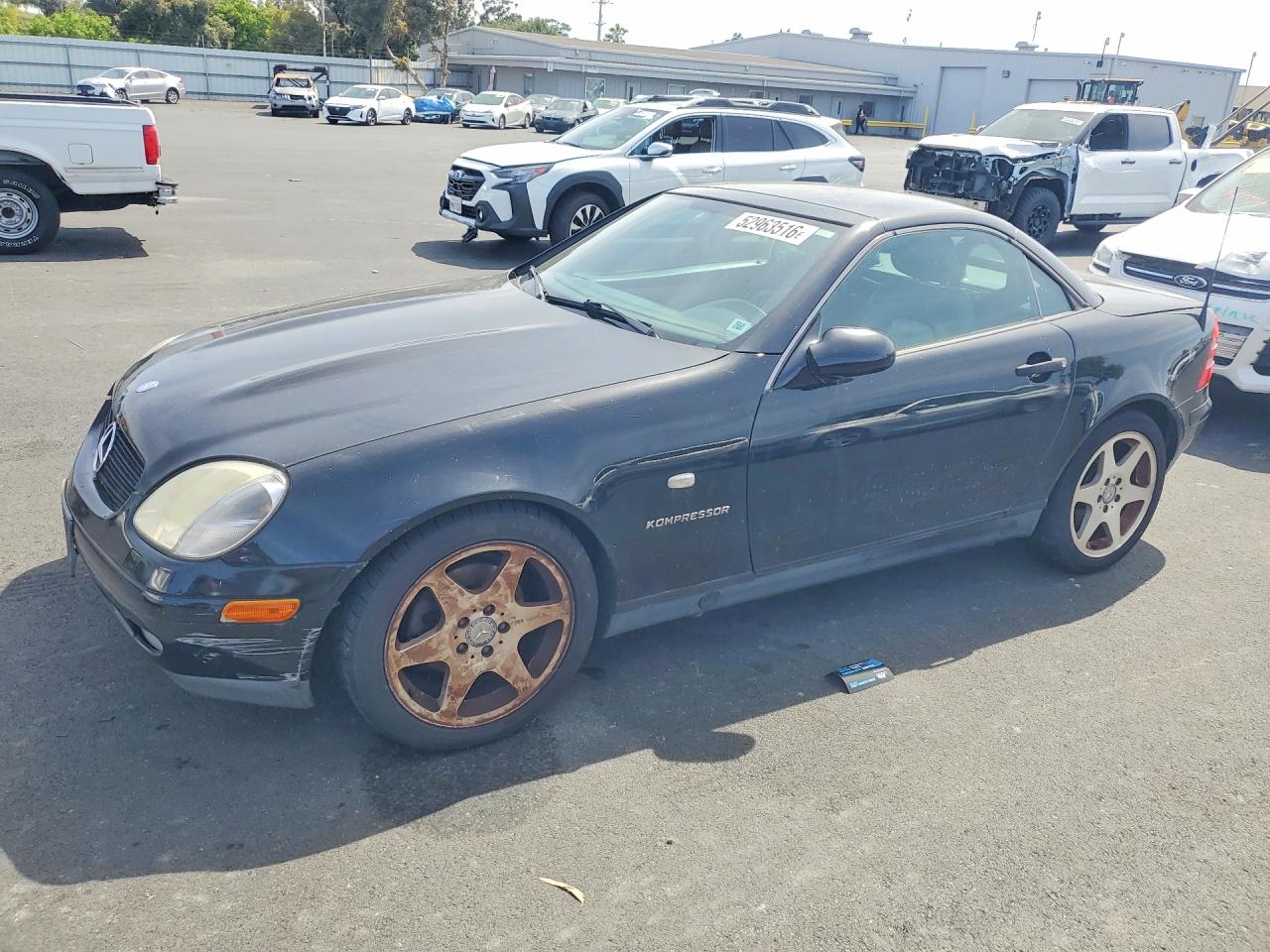 2000 Mercedes-Benz Slk-class VIN WDBKK47F8YF168870 photo 1