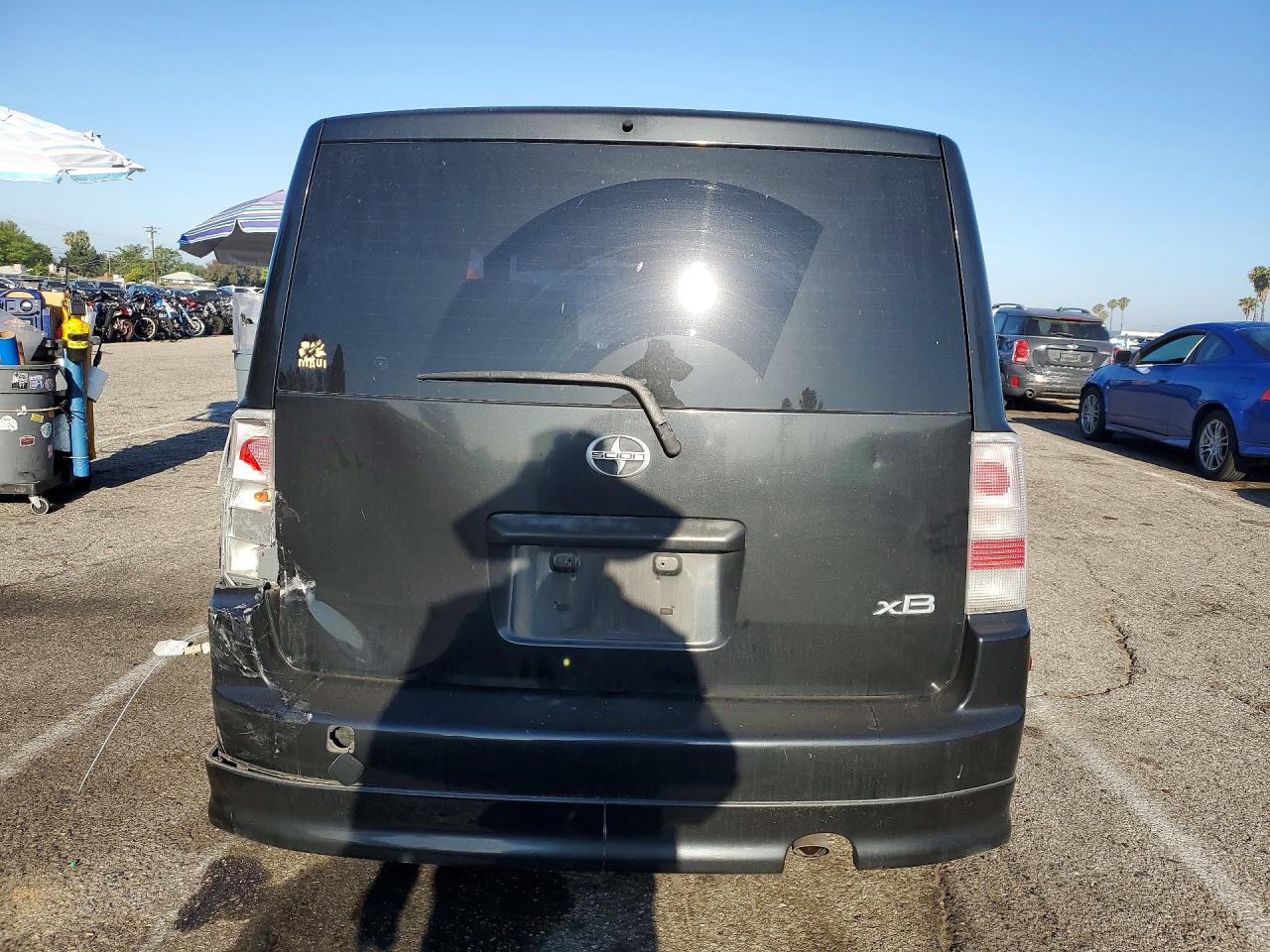 2006 Toyota Scion VIN JTLKT324X64121741 photo 6