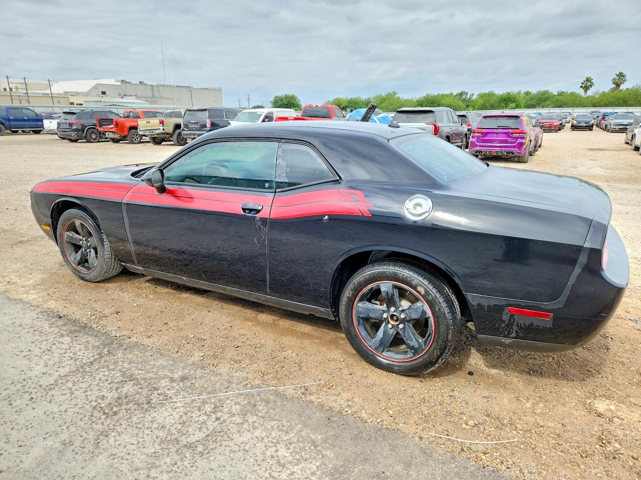 2011 Dodge Challenger VIN 2B3CJ4DGXBH603563 photo 2