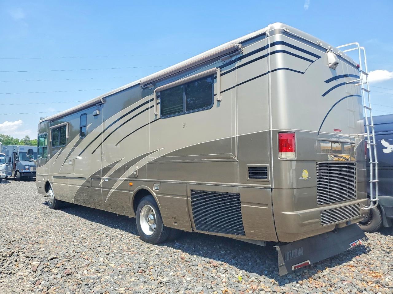 2003 FREIGLINER All other VIN 4UZAAHBSX2CJ84827 photo 3