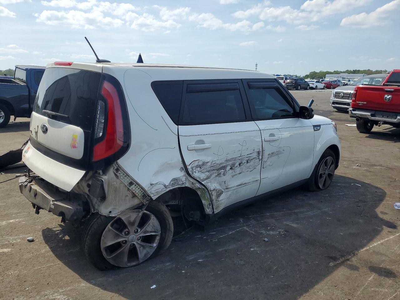 2016 KIA Soul base VIN KNDJN2A21G7850304 photo 3