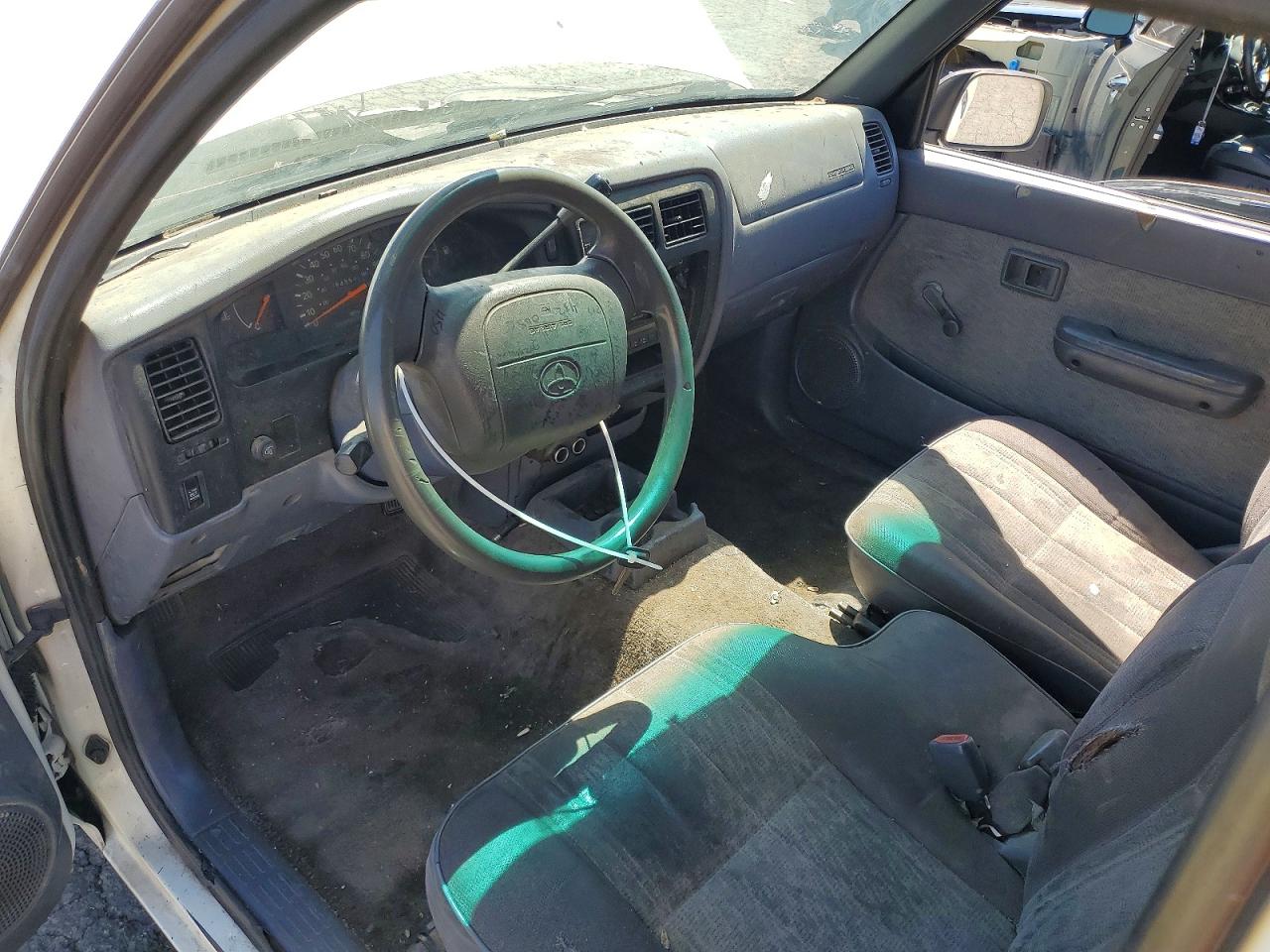 1998 Toyota Tacoma VIN 4TAVN52N3WZ160483 photo 8