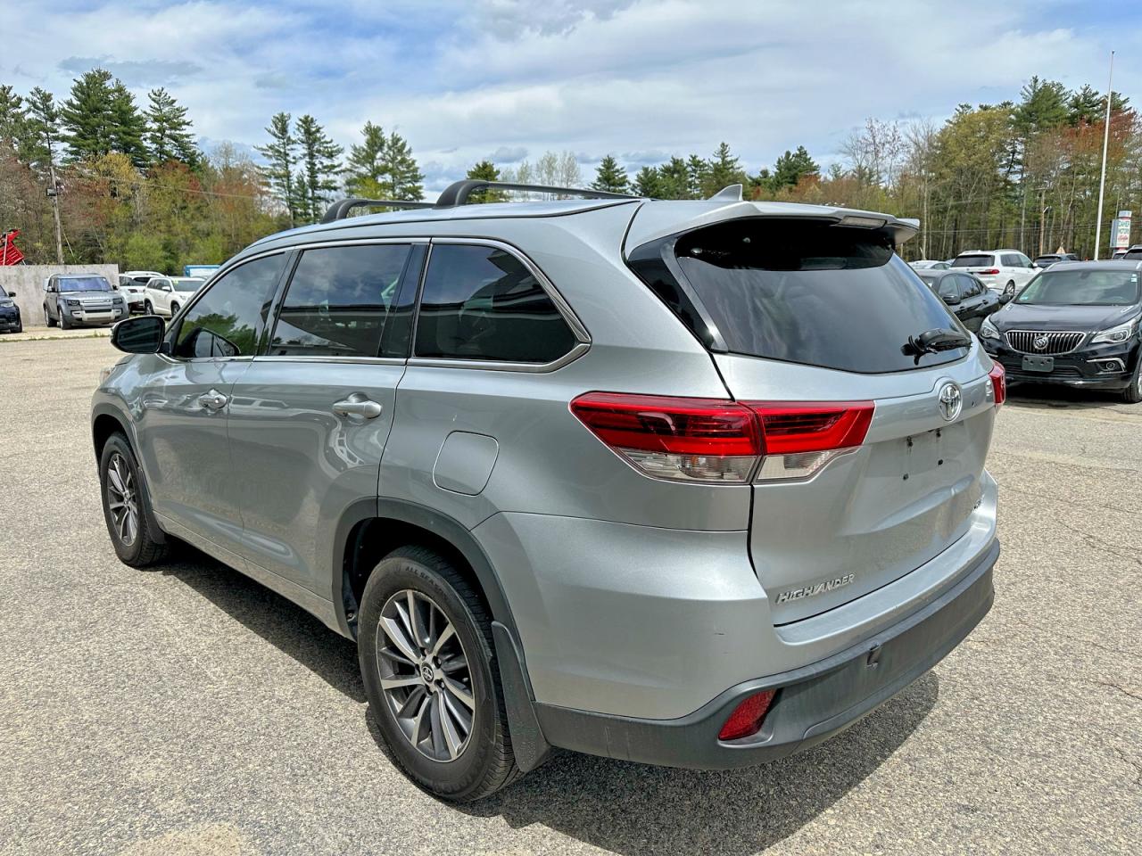 2017 Toyota Highlander VIN 5TDJZRFH4HS381579 photo 3