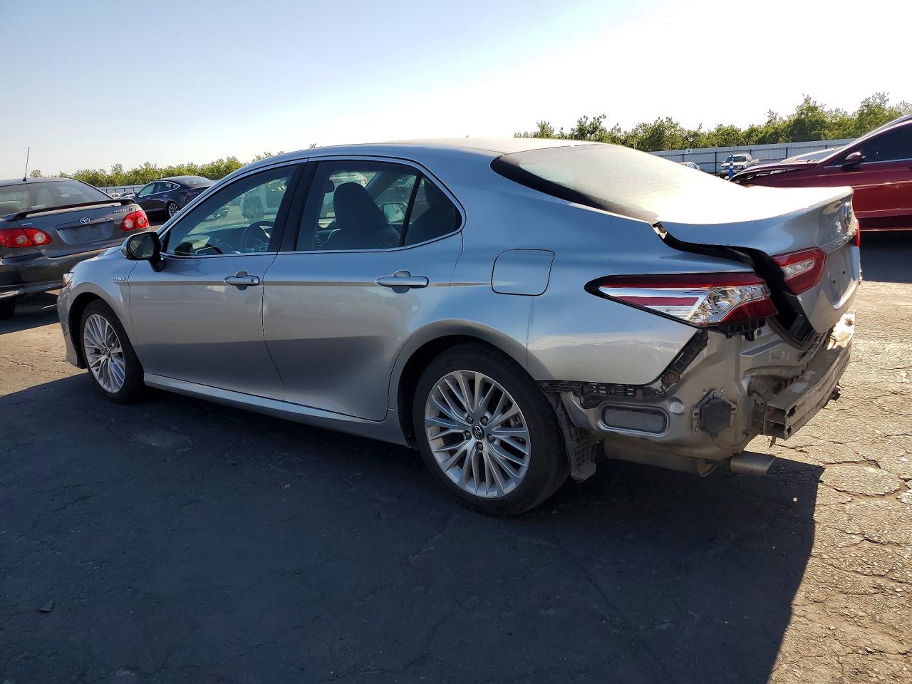 2018 Toyota Camry sola VIN 4T1B21HK8JU502033 photo 2