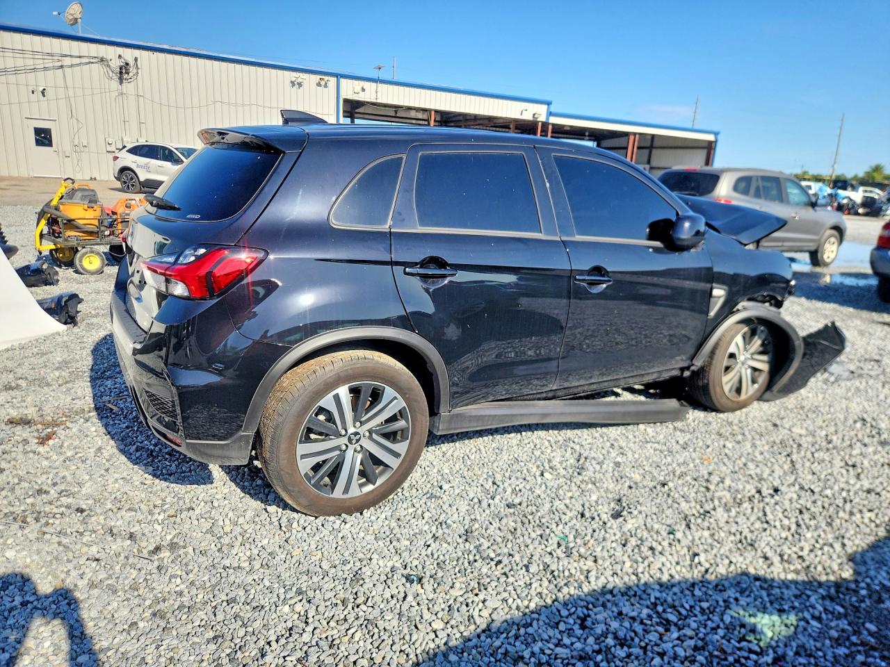 2025 Mitsubishi Outlander VIN JA4ARUAU4SU014864 photo 3