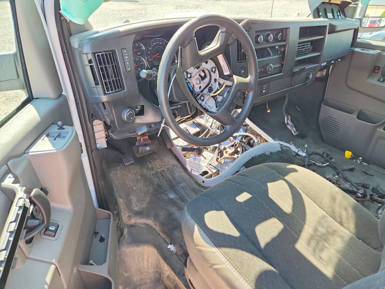 2025 CHEVROLET Express VIN 1GCWGAFP4S1250922 photo 8