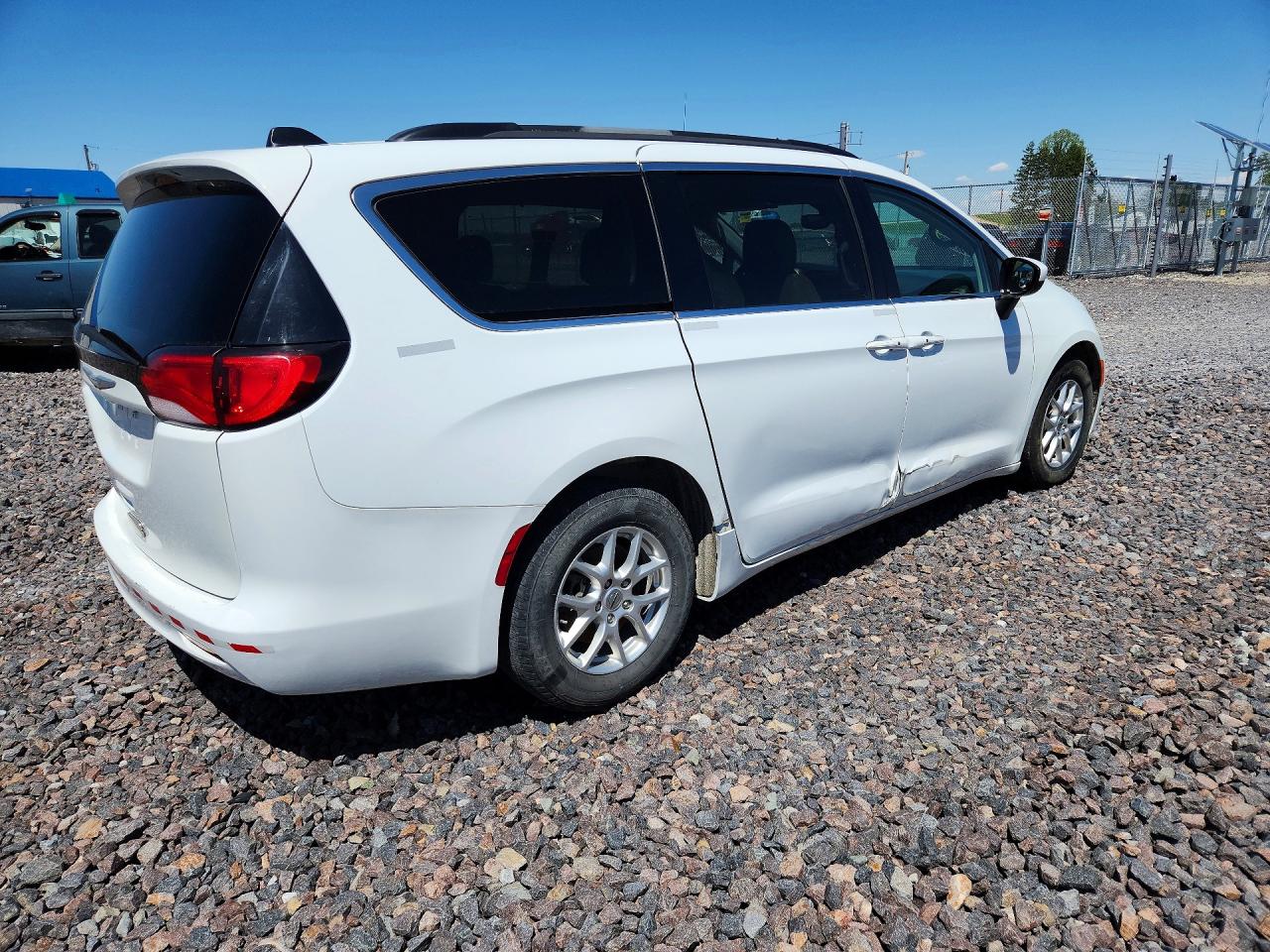 2021 Chrysler Minivan VIN 2C4RC1DG0MR551908 photo 3