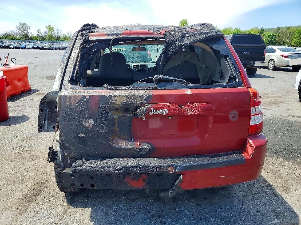 2007 Jeep Compass VIN 1J8FF47W17D140922 photo 6