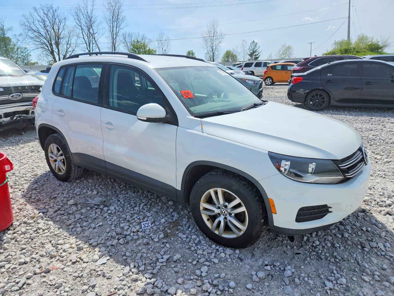 2015 Volkswagen Tiguan VIN WVGBV7AX0FW512888 photo 4