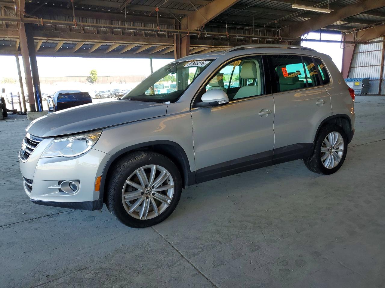 2011 VOLKSWAGEN Tiguan VIN WVGAV7AX7BW515325 photo 1