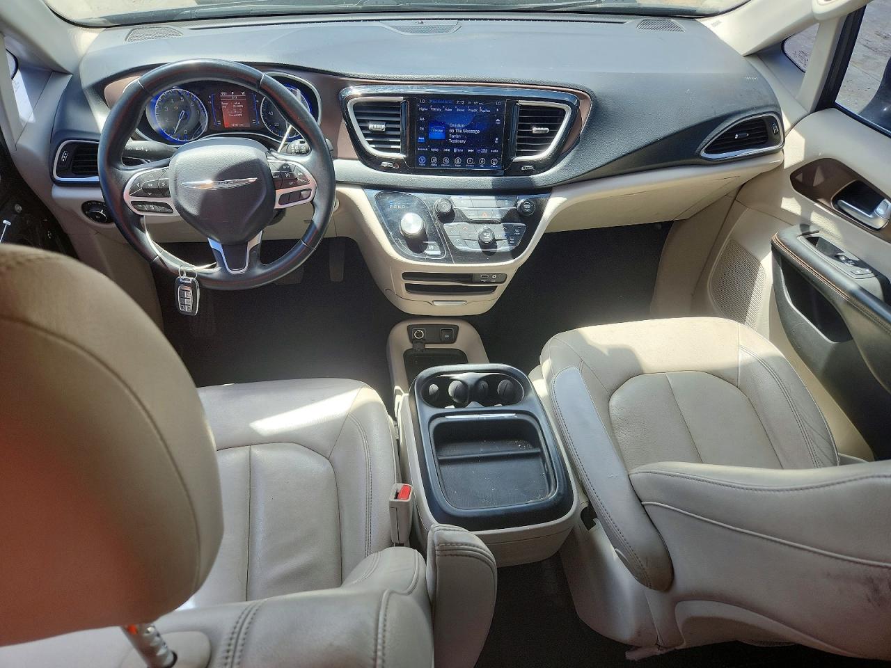 2017 Chrysler Pacifica VIN 2C4RC1BG4HR513090 photo 8