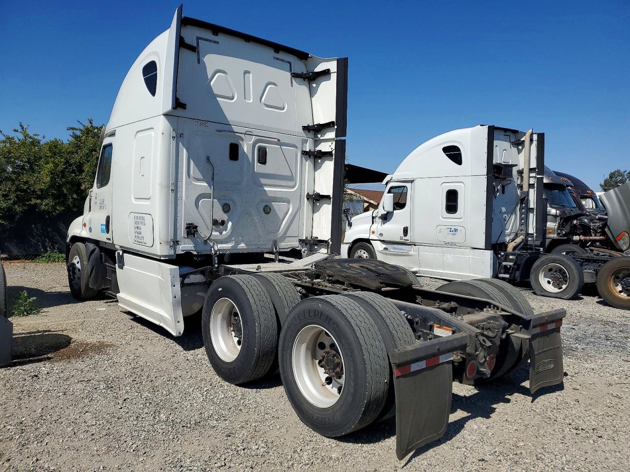 2015 FREIGHTLINER All other VIN 1FUJGLD53FLGL3571 photo 3