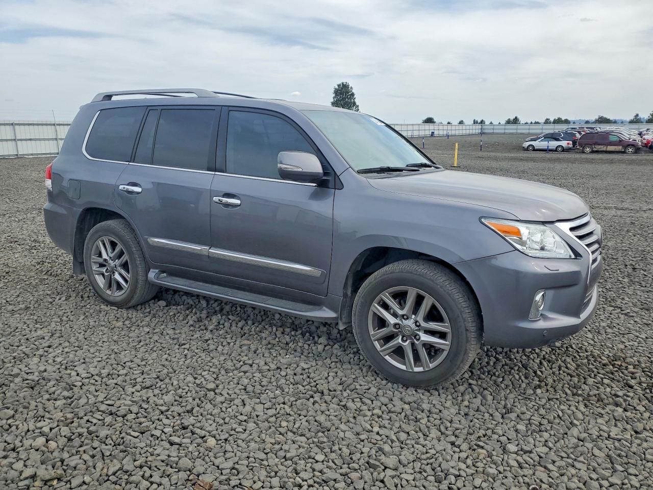 2014 Lexus Lx570 VIN JTJHY7AXXE4159251 photo 4