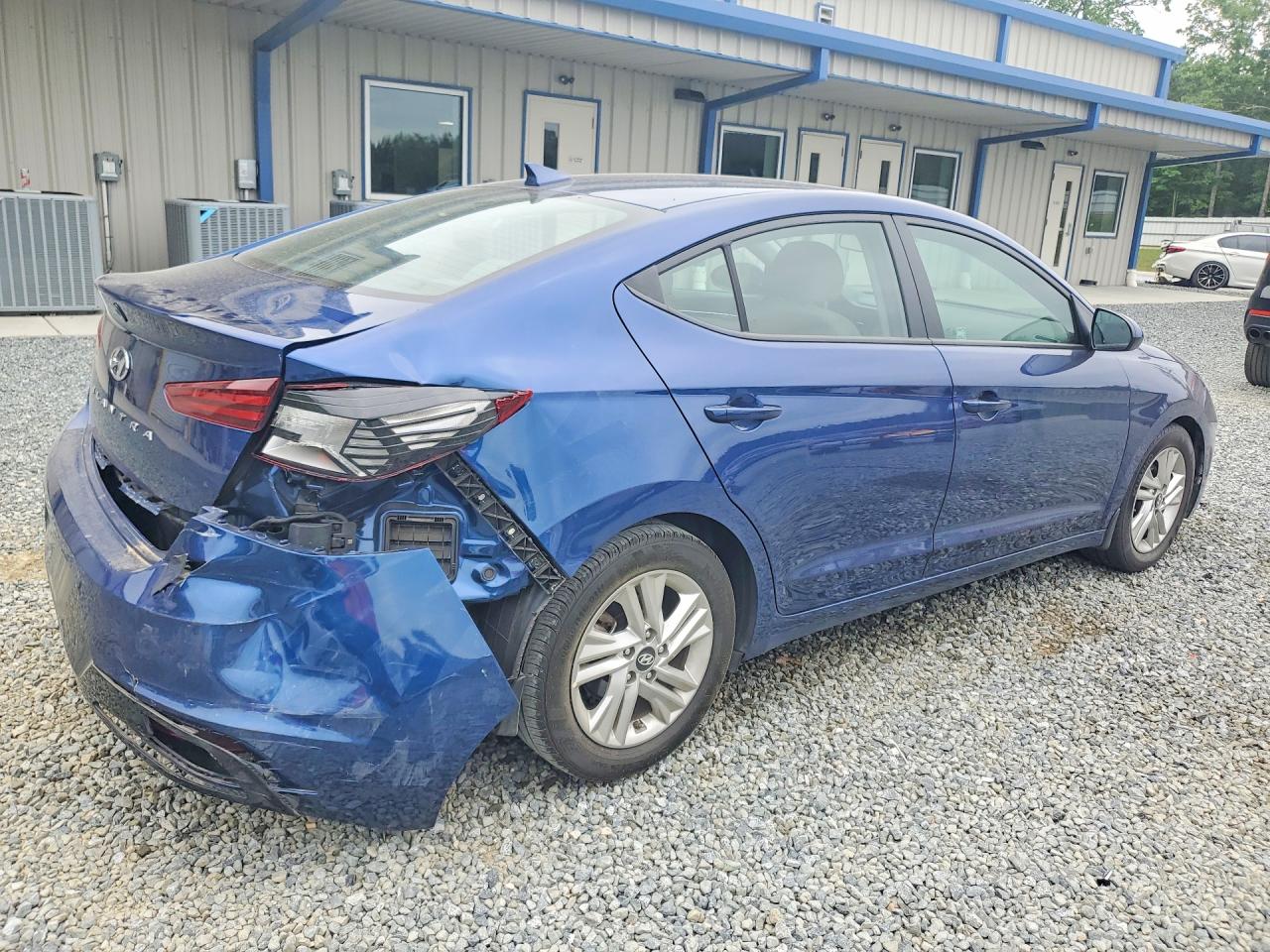 2019 Hyundai Elantra VIN 5NPD84LF4KH475237 photo 3