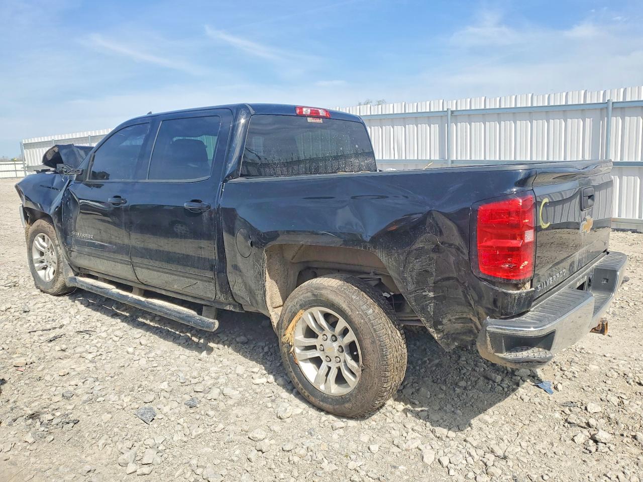 2015 Chevrolet All models VIN 3GCUKREC1FG311315 photo 2