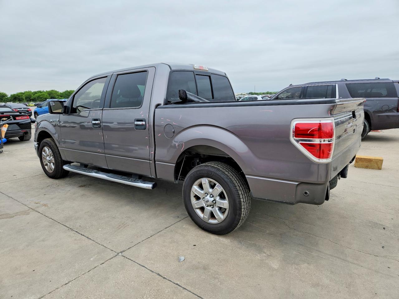 2014 Ford F150 VIN 1FTFW1CF8EKF18268 photo 2