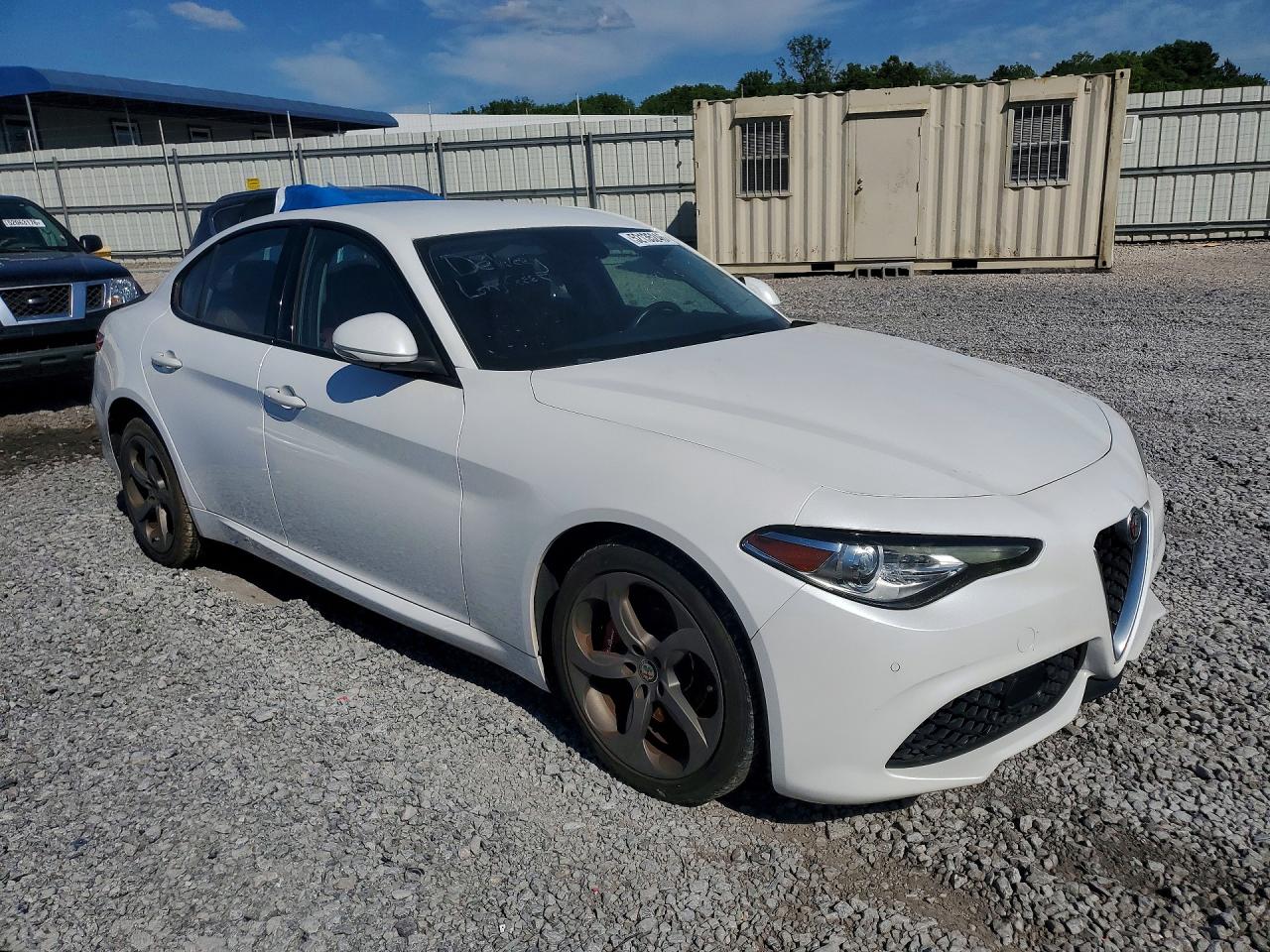 2017 Alfa Giulia VIN ZARFAEEN9H7560780 photo 4
