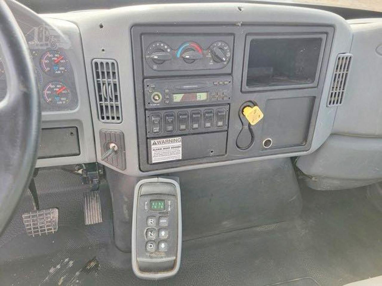 2007 International 4000 serie VIN 1HTMMAAN37H438371 photo 9